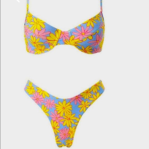 Floral Bikini - Picture 6 of 6